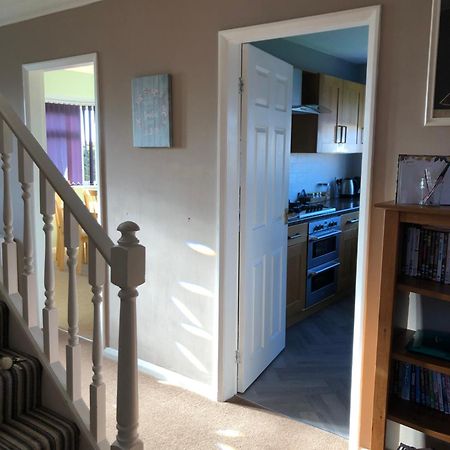 Number One - Fully Equipped Self Catering Four Bedroom House Next To Dunedin, 15 Mins To Spurn, 20 Mins To Saltend, 12 Mins To Easington Patrington Extérieur photo